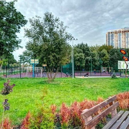 Modern Apartment Near Park Kiev Exterior photo